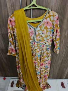 Beautiful Floral Print Kurta Set