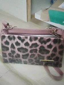 Chic Leopard Print Clutch Bag