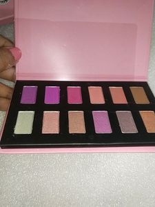 Myglamm Eyeshadow Kit-vibe Check
