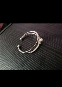 Elegant Pearl &amp; Crystal Bangle