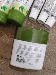 Combo Of Plum Green Tea Skincare Items Kit