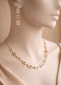 Elegant Gold-Tone Necklace &amp; Earring Set
