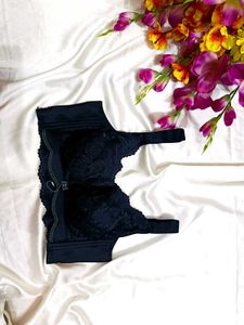🇳🇿💫🎀Elegant Lace Trimmed Black Bra