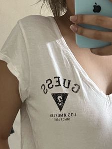 Guess Los Angeles V-Neck T-Shirt