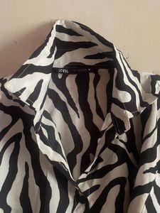 ZARA zebra Print Crop Shirt