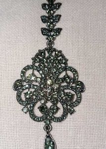 Elegant Green Rhinestone Brooch