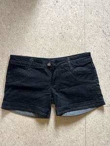 Women low waist black denim mini shorts