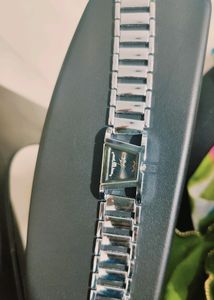 Women's Analog Watch. Like New. Good Condition.