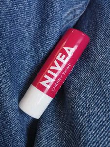 Nivea Cherry Shine Lip Balm 2