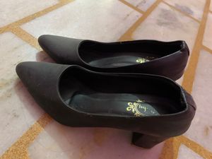 Matte Black Pointed Toe Heels