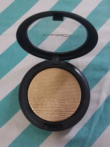 MAC Extra Dimension Skinfinish Highlighter