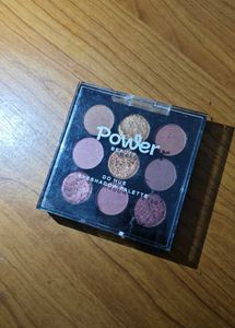 TRENDS 9-Color Eyeshadow Palette