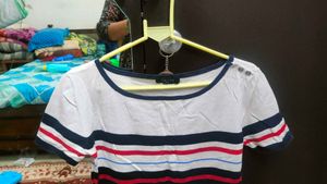 like new Chaps Striped Tee 👕 shirt