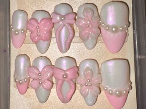 Gel based Press-On Nails Set premium.