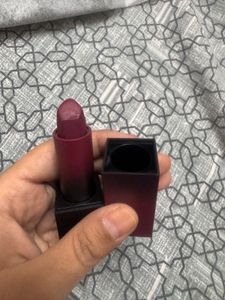 Huda Beauty Lipstick - Ladies Night Shade