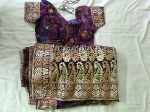 Elegant Embroidered net Saree with Blouse Set