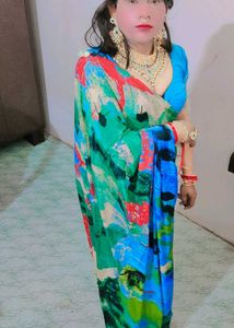 Vibrant Abstract Print Saree with blause atach