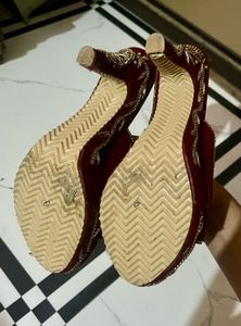 Embellished Velvet Wedge Heels 👠