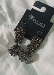 West Side Earrings Each 350