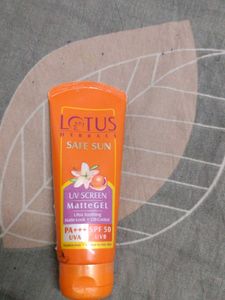 Lotus Herbals Safe Sun SPF 50