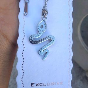 Aesthetic Anti tranish Snake Pendant Necklace