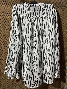 Chic Abstract Print Button-Up Tunic Top