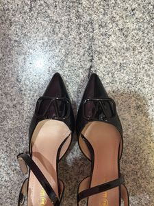 Chic Black Patent Heels