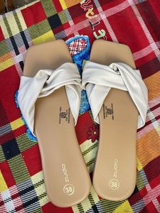 Chic White Knot Sandals