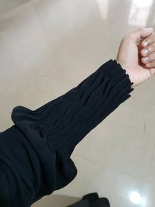 A Pretty Black Abaya