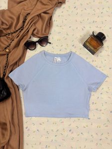 H&amp;M Light Blue Cropped T-Shirt