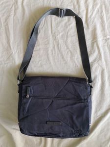 Tommy Hilfiger Messenger Bag