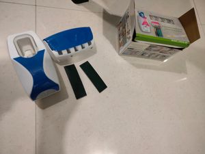 Automatic Toothpaste Squeezing Device