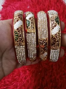 Exquisite Set of 4 Traditional Bangles