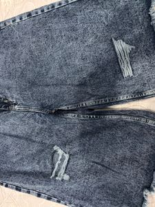 Stylish Ripped Wide-Leg Denim Shorts