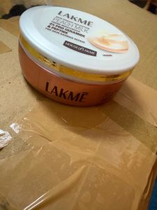 Lakme Peach Milk Moisturizer