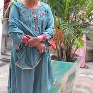 Elegant Teal Kurta Set with Pink Embroidery