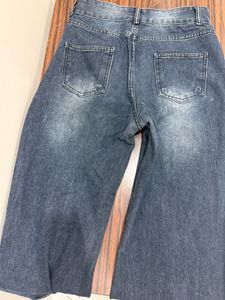dark wash blue jeans