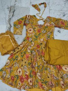Yellow Floral Print Kurta set 🌼🌸