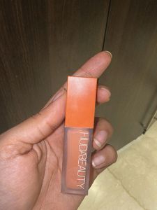 Huda Beauty Faux filter color corrector- Peach
