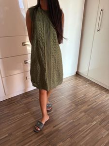 GAP Women Green Eyelet Lace Shift Dress