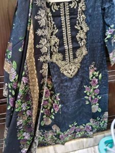 Elegant Black Kurta with Floral Embroidery