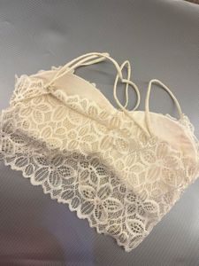 SET OF 4Comfortable Bralettes