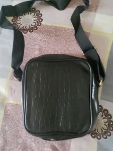 Shoulder bags