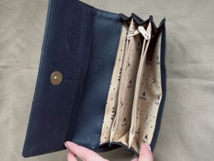 Stylish Black Crocodile Embossed Wallet