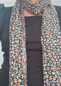 Floral Print Scarf 🧣🧣🧣