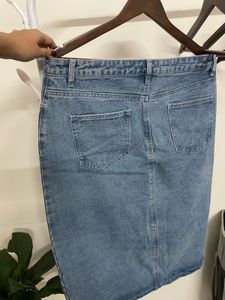 Trendy Denim Midi Skirt with Slit