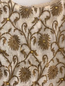 Embroidered Ethnic lehanga ,only few hours used
