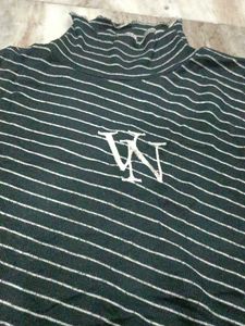 Striped Turtleneck Top Size: Small