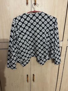 Black &amp; White Front Open Jacket Shrug