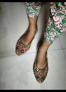 Embroidered Indian Jutti Flats